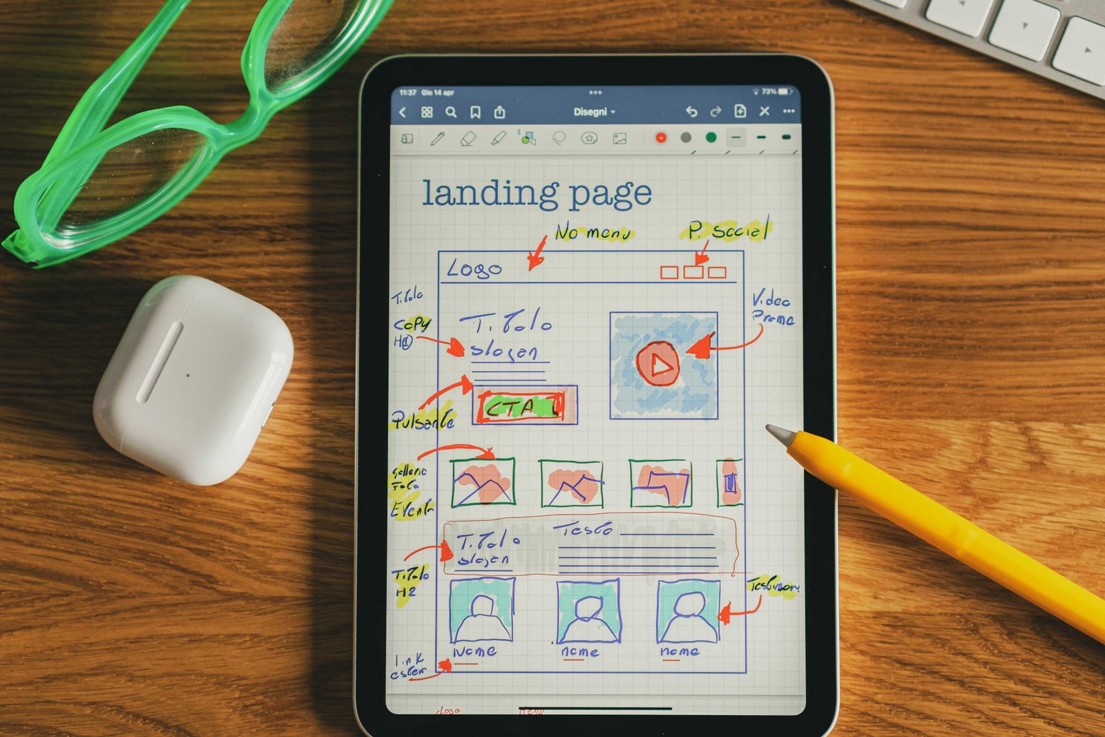 Custom web solution middle section illustration